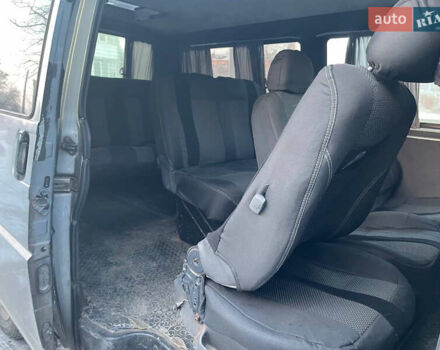 Серый Фольксваген Transporter, объемом двигателя 2.5 л и пробегом 530 тыс. км за 6800 $, фото 7 на Automoto.ua