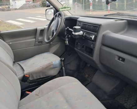 Серый Фольксваген Transporter, объемом двигателя 2 л и пробегом 383 тыс. км за 2670 $, фото 6 на Automoto.ua