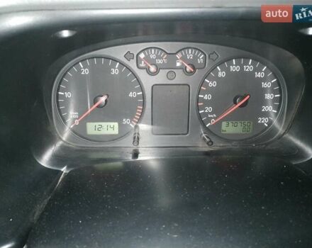 Серый Фольксваген Transporter, объемом двигателя 2.46 л и пробегом 370 тыс. км за 10000 $, фото 5 на Automoto.ua