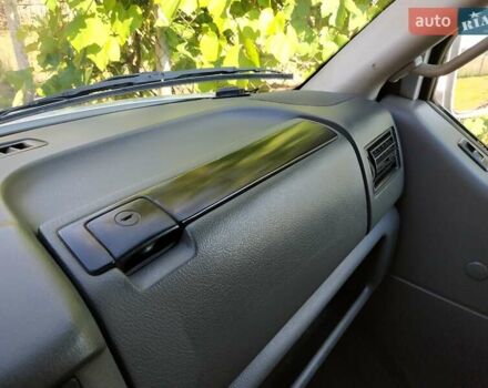 Серый Фольксваген Transporter, объемом двигателя 2.46 л и пробегом 370 тыс. км за 10000 $, фото 7 на Automoto.ua