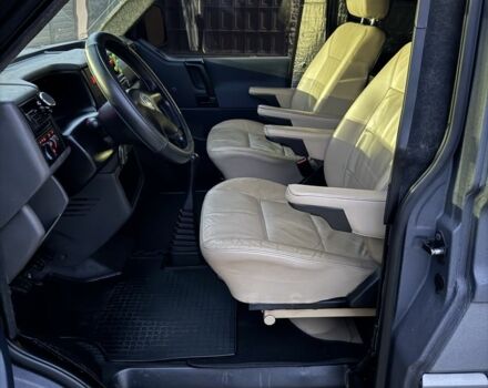 Сірий Фольксваген Transporter, об'ємом двигуна 2.5 л та пробігом 159 тис. км за 10900 $, фото 3 на Automoto.ua