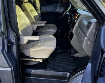 Сірий Фольксваген Transporter, об'ємом двигуна 2.5 л та пробігом 159 тис. км за 10900 $, фото 4 на Automoto.ua