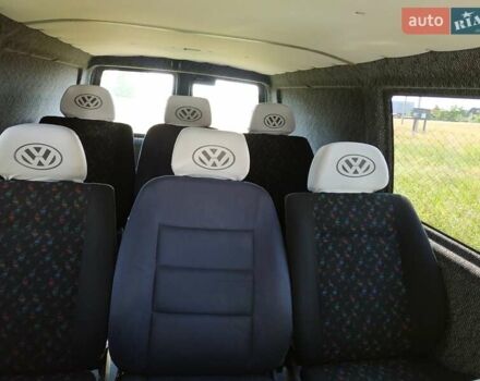 Серый Фольксваген Transporter, объемом двигателя 2.46 л и пробегом 370 тыс. км за 10000 $, фото 9 на Automoto.ua