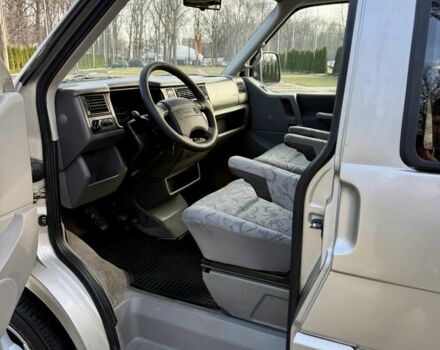 Сірий Фольксваген Transporter, об'ємом двигуна 2.5 л та пробігом 373 тис. км за 9999 $, фото 13 на Automoto.ua