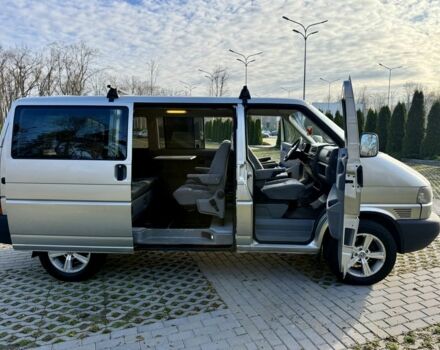 Сірий Фольксваген Transporter, об'ємом двигуна 2.5 л та пробігом 373 тис. км за 9999 $, фото 1 на Automoto.ua