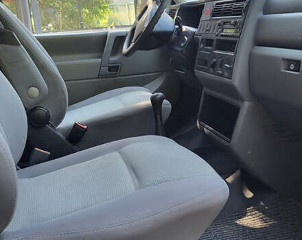 Серый Фольксваген Transporter, объемом двигателя 2.5 л и пробегом 429 тыс. км за 8700 $, фото 7 на Automoto.ua