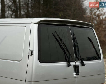 Серый Фольксваген Transporter, объемом двигателя 2.5 л и пробегом 470 тыс. км за 7300 $, фото 9 на Automoto.ua