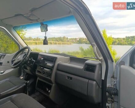 Серый Фольксваген Transporter, объемом двигателя 2.5 л и пробегом 450 тыс. км за 7600 $, фото 4 на Automoto.ua
