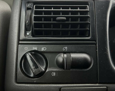 Серый Фольксваген Transporter, объемом двигателя 2.5 л и пробегом 470 тыс. км за 7300 $, фото 30 на Automoto.ua