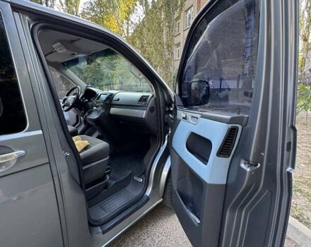 Серый Фольксваген Transporter, объемом двигателя 2.5 л и пробегом 400 тыс. км за 12000 $, фото 6 на Automoto.ua