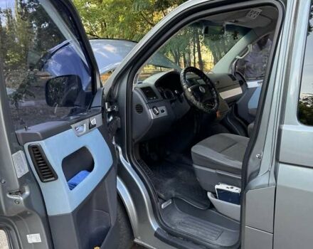 Серый Фольксваген Transporter, объемом двигателя 2.5 л и пробегом 400 тыс. км за 12000 $, фото 9 на Automoto.ua