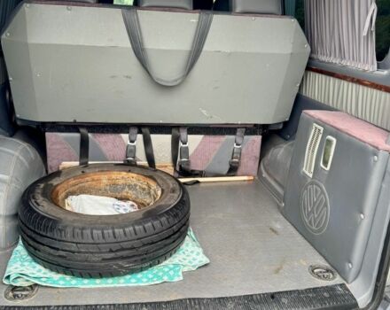 Серый Фольксваген Transporter, объемом двигателя 2.5 л и пробегом 226 тыс. км за 10700 $, фото 7 на Automoto.ua