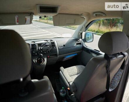 Серый Фольксваген Transporter, объемом двигателя 1.9 л и пробегом 302 тыс. км за 11000 $, фото 18 на Automoto.ua