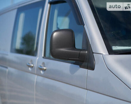 Серый Фольксваген Transporter, объемом двигателя 1.9 л и пробегом 302 тыс. км за 11000 $, фото 6 на Automoto.ua