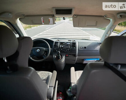 Серый Фольксваген Transporter, объемом двигателя 1.9 л и пробегом 302 тыс. км за 11000 $, фото 14 на Automoto.ua