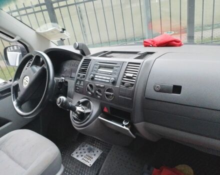 Серый Фольксваген Transporter, объемом двигателя 1.9 л и пробегом 320 тыс. км за 10000 $, фото 5 на Automoto.ua