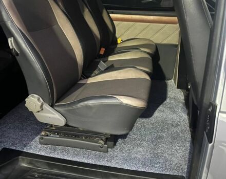 Серый Фольксваген Transporter, объемом двигателя 2.5 л и пробегом 400 тыс. км за 7100 $, фото 6 на Automoto.ua