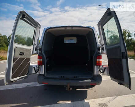 Серый Фольксваген Transporter, объемом двигателя 1.9 л и пробегом 302 тыс. км за 11000 $, фото 25 на Automoto.ua