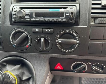 Серый Фольксваген Transporter, объемом двигателя 2.5 л и пробегом 226 тыс. км за 10700 $, фото 4 на Automoto.ua