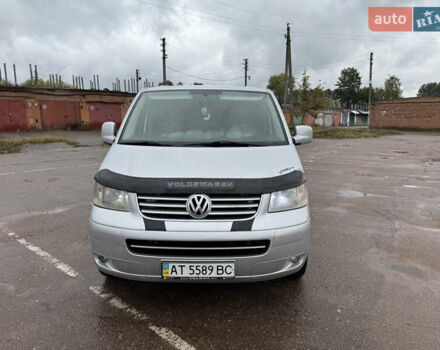 Серый Фольксваген Transporter, объемом двигателя 2.5 л и пробегом 267 тыс. км за 10650 $, фото 2 на Automoto.ua