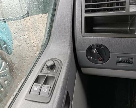 Серый Фольксваген Transporter, объемом двигателя 1.9 л и пробегом 300 тыс. км за 10000 $, фото 12 на Automoto.ua