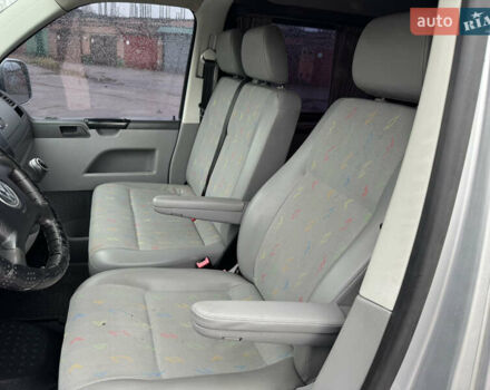 Серый Фольксваген Transporter, объемом двигателя 2.5 л и пробегом 267 тыс. км за 10650 $, фото 23 на Automoto.ua