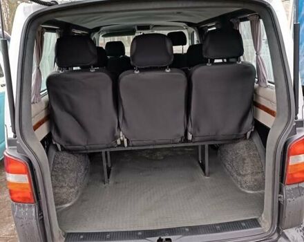 Серый Фольксваген Transporter, объемом двигателя 1.9 л и пробегом 300 тыс. км за 10000 $, фото 1 на Automoto.ua