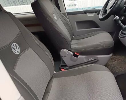 Серый Фольксваген Transporter, объемом двигателя 1.9 л и пробегом 300 тыс. км за 10000 $, фото 5 на Automoto.ua