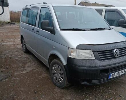 Серый Фольксваген Transporter, объемом двигателя 1.9 л и пробегом 300 тыс. км за 10000 $, фото 2 на Automoto.ua
