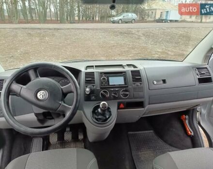 Серый Фольксваген Transporter, объемом двигателя 1.9 л и пробегом 300 тыс. км за 10000 $, фото 11 на Automoto.ua