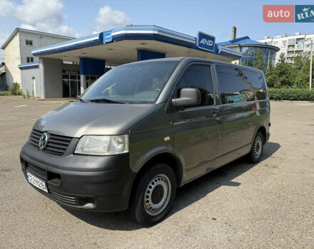 Серый Фольксваген Transporter, объемом двигателя 1.9 л и пробегом 280 тыс. км за 8200 $, фото 2 на Automoto.ua
