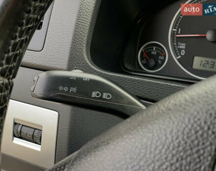 Серый Фольксваген Transporter, объемом двигателя 2.5 л и пробегом 352 тыс. км за 14455 $, фото 46 на Automoto.ua