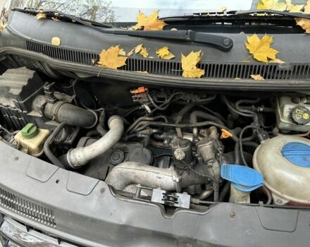 Серый Фольксваген Transporter, объемом двигателя 2.5 л и пробегом 287 тыс. км за 7500 $, фото 5 на Automoto.ua