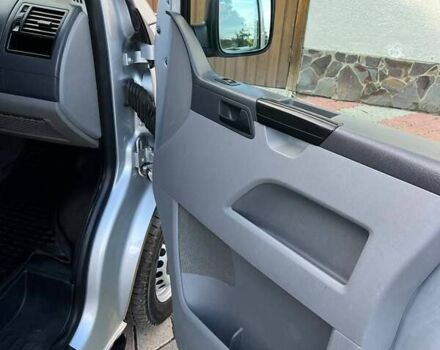 Серый Фольксваген Transporter, объемом двигателя 2.5 л и пробегом 370 тыс. км за 9500 $, фото 22 на Automoto.ua