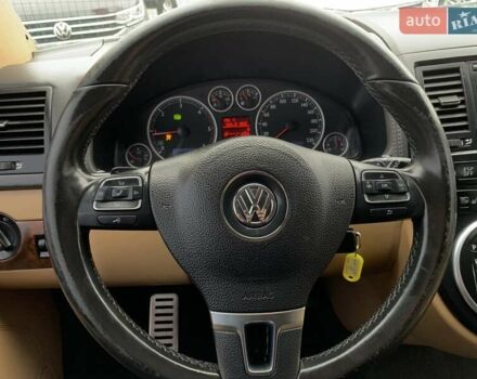 Серый Фольксваген Transporter, объемом двигателя 2.5 л и пробегом 234 тыс. км за 11955 $, фото 42 на Automoto.ua