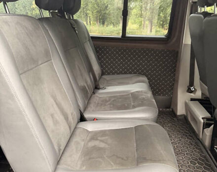Серый Фольксваген Transporter, объемом двигателя 1.97 л и пробегом 282 тыс. км за 13500 $, фото 8 на Automoto.ua