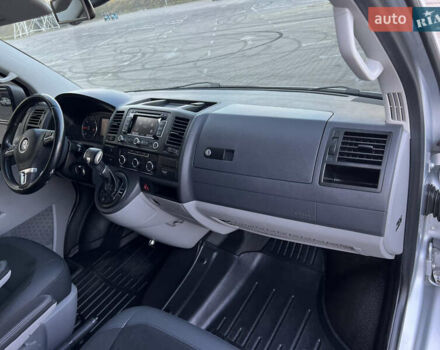Серый Фольксваген Transporter, объемом двигателя 2 л и пробегом 190 тыс. км за 17500 $, фото 28 на Automoto.ua