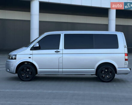 Серый Фольксваген Transporter, объемом двигателя 2 л и пробегом 190 тыс. км за 17500 $, фото 2 на Automoto.ua