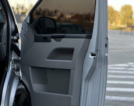 Серый Фольксваген Transporter, объемом двигателя 2 л и пробегом 190 тыс. км за 17500 $, фото 25 на Automoto.ua