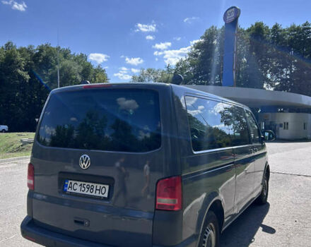 Серый Фольксваген Transporter, объемом двигателя 1.97 л и пробегом 330 тыс. км за 12500 $, фото 2 на Automoto.ua
