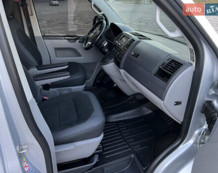 Серый Фольксваген Transporter, объемом двигателя 2 л и пробегом 190 тыс. км за 17500 $, фото 27 на Automoto.ua