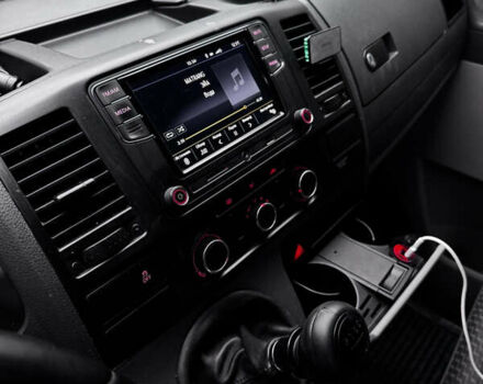 Серый Фольксваген Transporter, объемом двигателя 1.9 л и пробегом 365 тыс. км за 14500 $, фото 15 на Automoto.ua