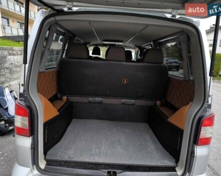 Сірий Фольксваген Transporter, об'ємом двигуна 1.97 л та пробігом 255 тис. км за 17697 $, фото 3 на Automoto.ua