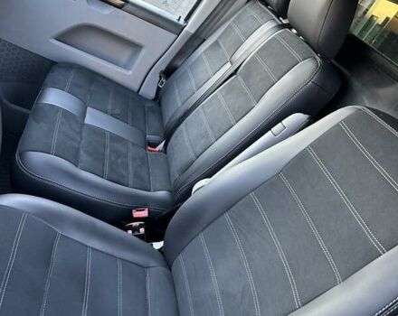 Сірий Фольксваген Transporter, об'ємом двигуна 2 л та пробігом 359 тис. км за 15943 $, фото 13 на Automoto.ua