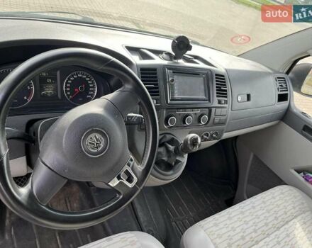 Сірий Фольксваген Transporter, об'ємом двигуна 2 л та пробігом 374 тис. км за 13000 $, фото 6 на Automoto.ua