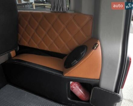 Сірий Фольксваген Transporter, об'ємом двигуна 1.97 л та пробігом 255 тис. км за 17697 $, фото 6 на Automoto.ua