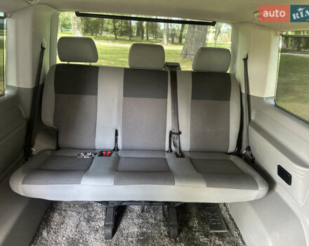Серый Фольксваген Transporter, объемом двигателя 2 л и пробегом 321 тыс. км за 15500 $, фото 30 на Automoto.ua