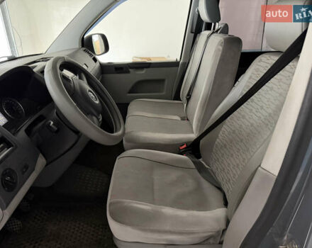 Сірий Фольксваген Transporter, об'ємом двигуна 1.97 л та пробігом 46 тис. км за 30000 $, фото 6 на Automoto.ua