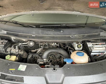 Сірий Фольксваген Transporter, об'ємом двигуна 1.97 л та пробігом 46 тис. км за 30000 $, фото 8 на Automoto.ua