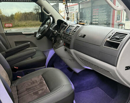 Серый Фольксваген Transporter, объемом двигателя 1.97 л и пробегом 250 тыс. км за 22300 $, фото 27 на Automoto.ua